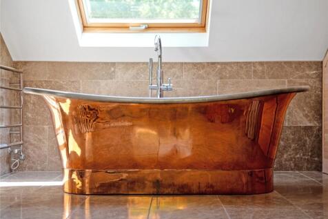 Principal Bathroom
