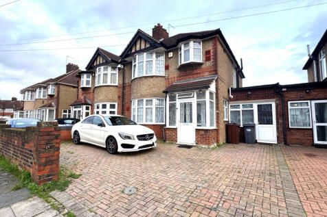 Burns Way, Hounslow, TW5 9BL