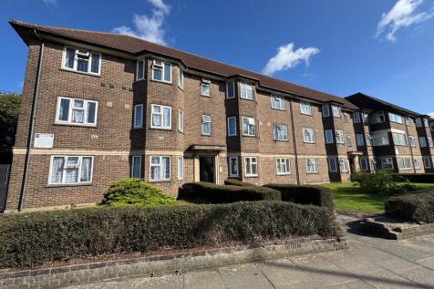2 bed flat for sale Parklands Court, Hounslow TW5