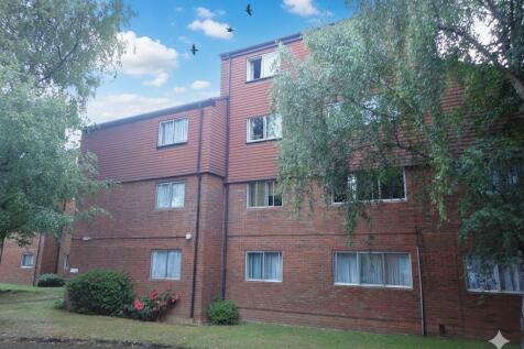 TWO BEDROOM SPLIT-LEVEL FLAT, Cranston Close, Hou