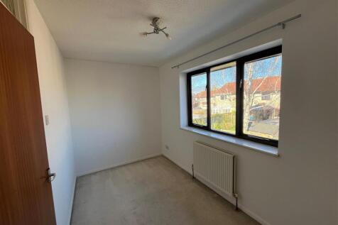 Rear bedroom 2.jpg
