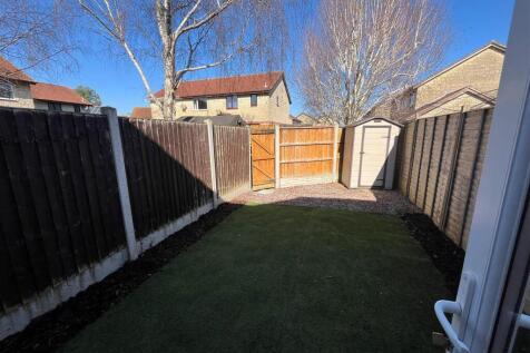 Rear garden 2.jpg