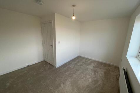 Bedroom 2 (2).jpg