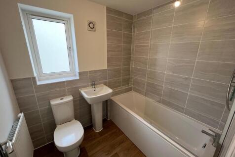 Bathroom (1).jpg