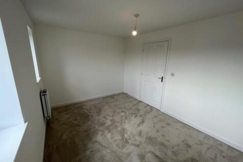 Bedroom 3 (2).jpg