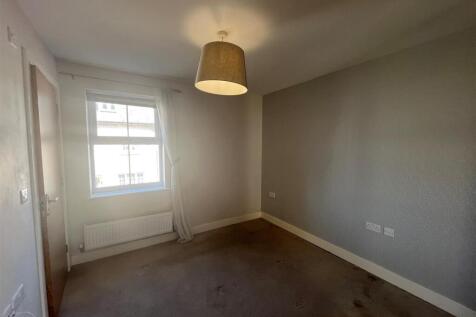 Master bedroom 1.jpg