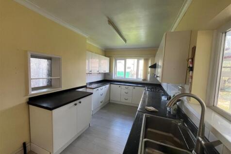Kitchen 4.jpg