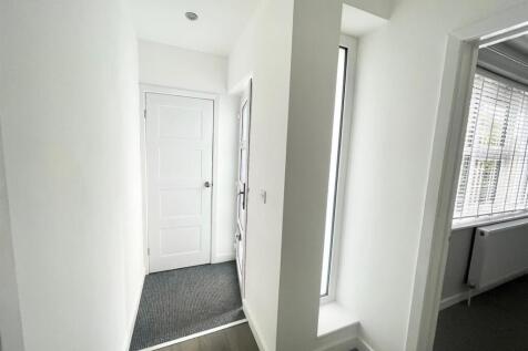 Hallway (1).jpg