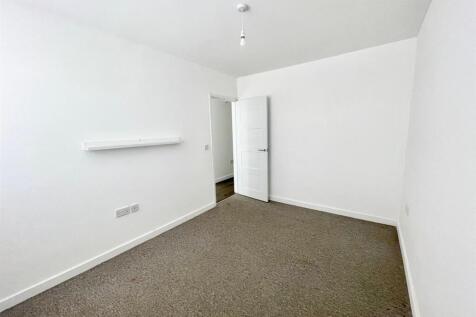 Bedroom 2 (2).jpg