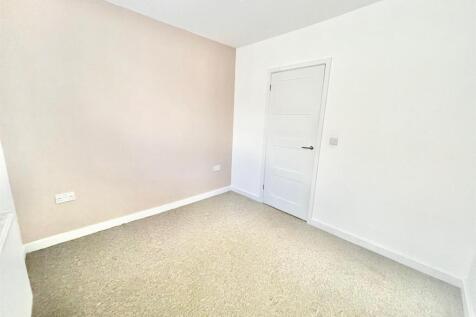 Bedroom 3 (1).jpg