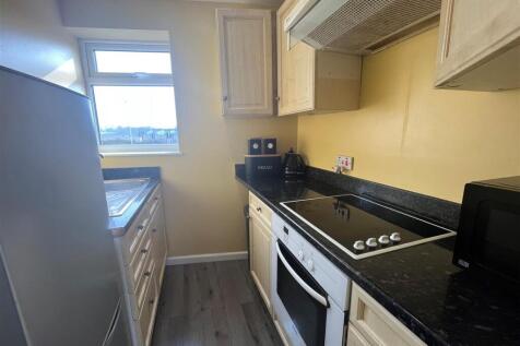 Kitchen 3.jpg