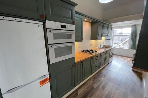Kitchen New (1).jpg
