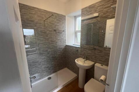 Bathroom - 1.jpg
