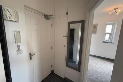 Hallway - 1.jpg