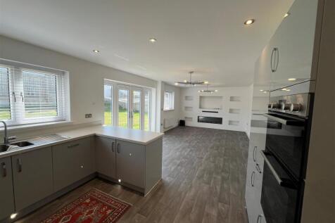 Kitchen 4.jpg