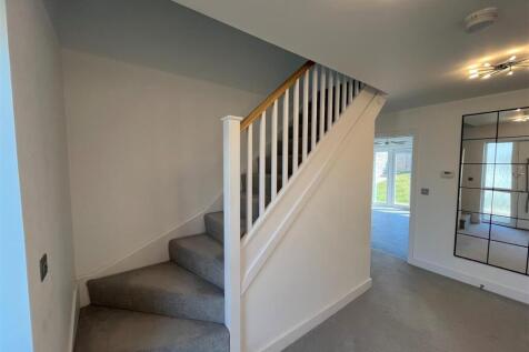 Hallway 2.jpg