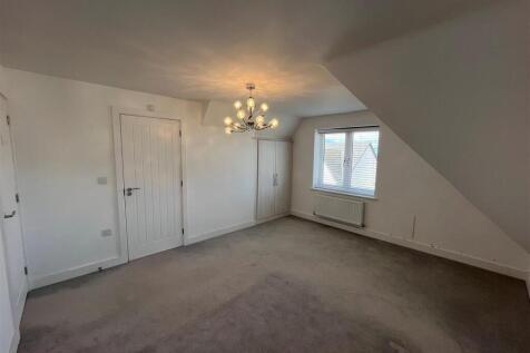 Master bedroom 1.jpg