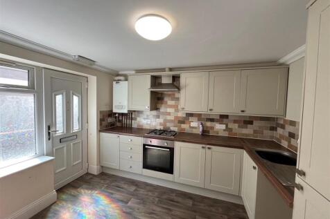 Kitchen 2.jpg