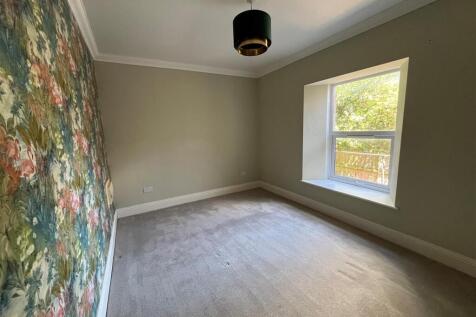 Master bedroom 2.jpg