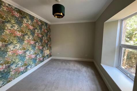 Master bedroom 1.jpg