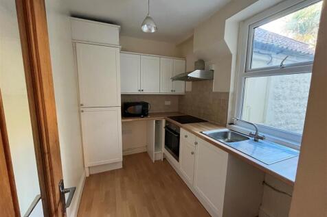 Kitchen 1.jpg