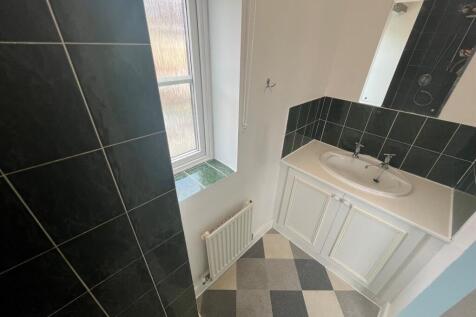 Ensuite 1 (new).jpg