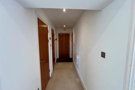Hallway - 1.jpg