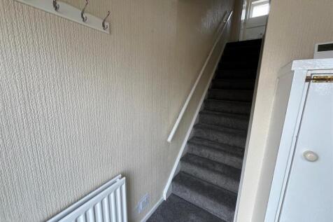 Hallway 1.jpg