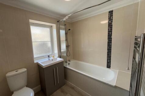 Bathroom 2.jpg