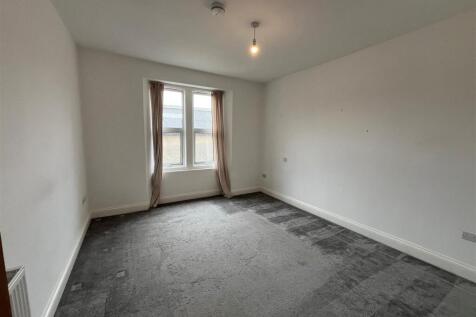 Bedroom 1.jpg