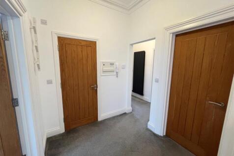 Hallway 1.jpg