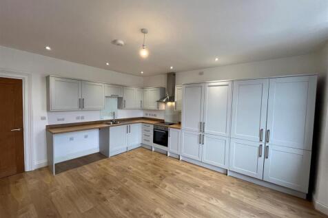 Kitchen 1.jpg