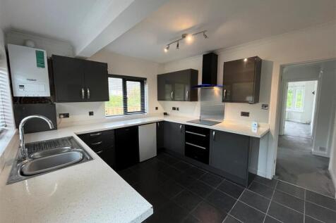 Kitchen 1.jpg