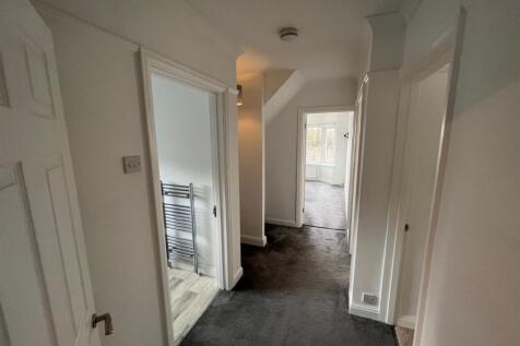 Hallway (1).jpg