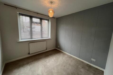 Master bedroom 2.jpg