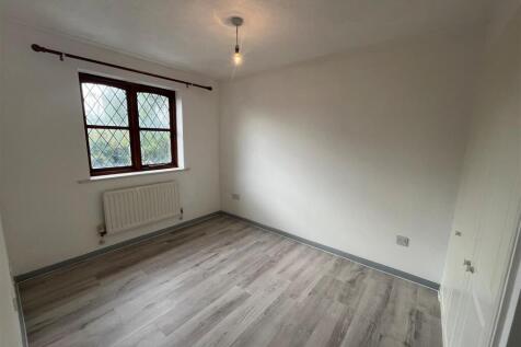 Main bedroom 1.jpg