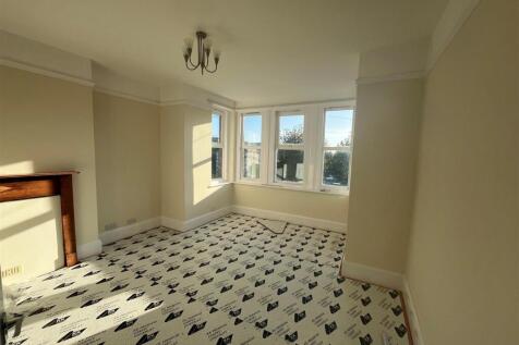 Living room 2.jpg