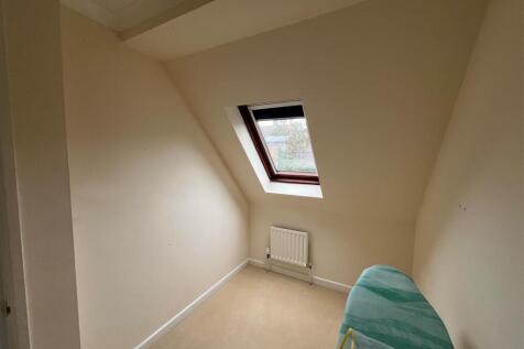 Bedroom 4.jpg