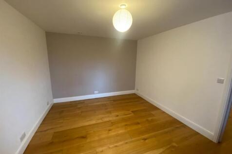 Second bedroom 2