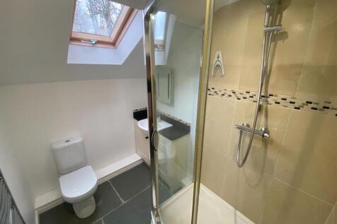 En suite Downstairs