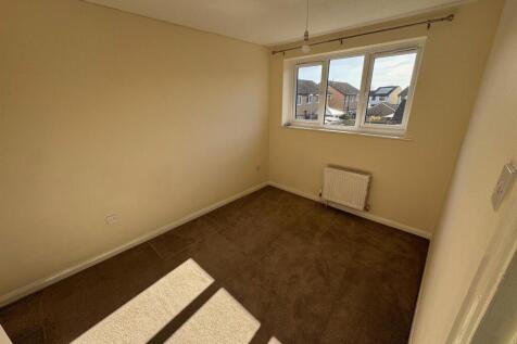 front bedroom.jpg