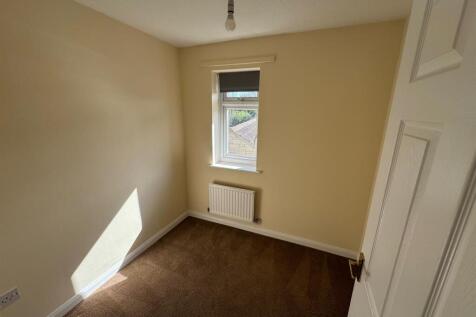 Bedroom 1 / Study