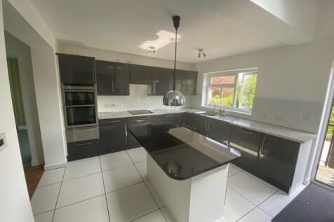 Kitchen 2.jpg