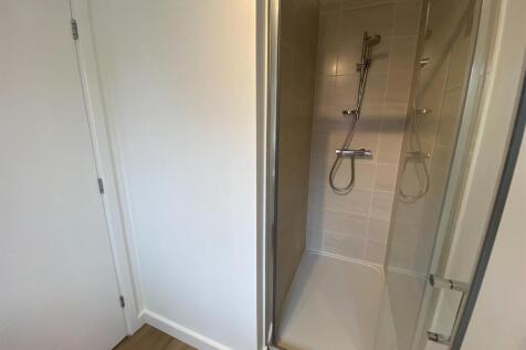 EN SUITE SHOWER
