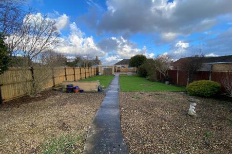 REAR GARDEN.2