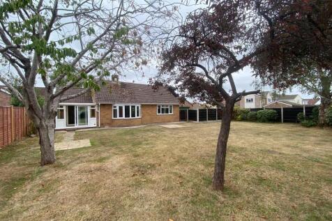 REAR GARDEN.2