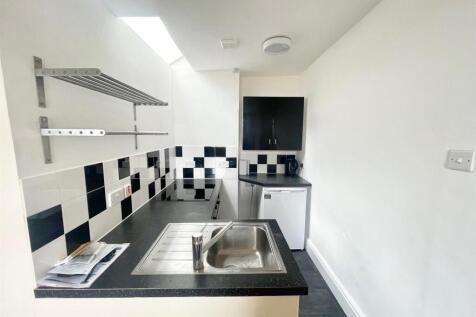 Kitchen (2).jpg