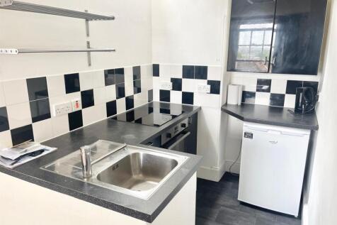 Kitchen (1).jpg