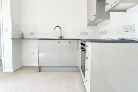 Kitchen (2).jpg