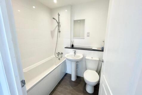 Bathroom (1).jpg